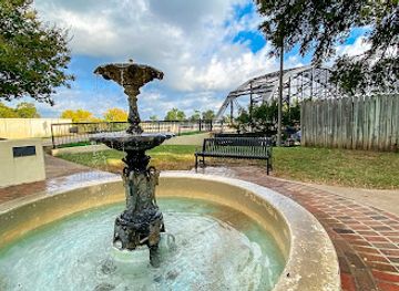 texas/waco/attraction/waco-riverwalk