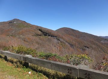 south-carolina/blue-ridge-mountains/attraction/craggy-flats-tunnel