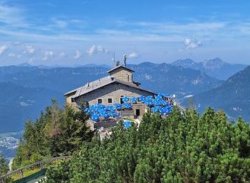 austria/hallstatt/attraction/eagles-nest-historical-tours