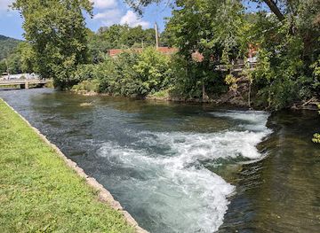 pennsylvania/bald-eagle-state-park/attraction/bellefonte-waterfront-walkway