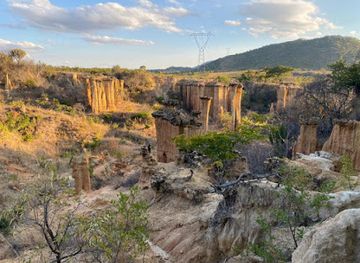 tanzania/ruaha-national-park/attraction/isimila-stone-age-site