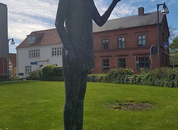 denmark/nastved/attraction/the-violin-girl