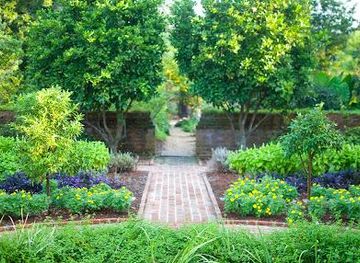 louisiana/slidell/attraction/longue-vue-house-gardens