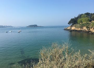 france/brittany-coast/attraction/plage-de-la-petite-salinette