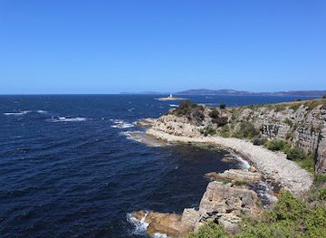 australia/tasman-peninsula/attraction/iron-pot-lighthouse