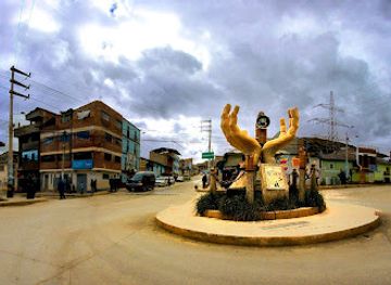 peru/pasco/attraction/ovalo-las-manos-de-la-defensa-de-la-libertad