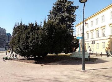 poland/warsaw/attraction/skwer-stanislawa-wislockiego