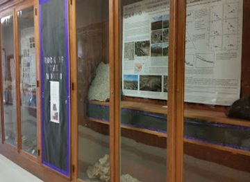 kansas/konza-prairie-biological-station/attraction/bayer-memorial-geology-plaza