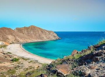 united-arab-emirates/dibba-al-fujairah/attraction/khorfakkan-heart-beach