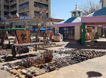 namibia/windhoek/attraction/craft-market-independence-ave