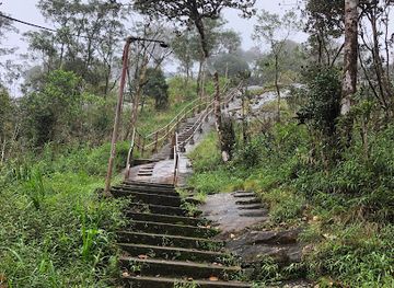 sri-lanka/adam-s-peak/attraction/dharmaraja-gala-kanda