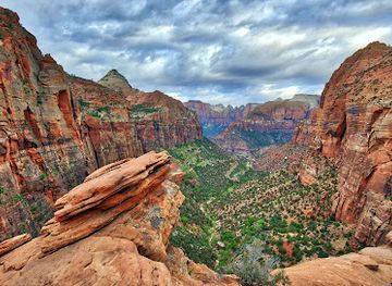 utah/dixie-national-forest/attraction/zion-national-park