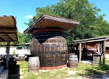 hungary/balaton-uplands/attraction/open-air-market-liliomkert