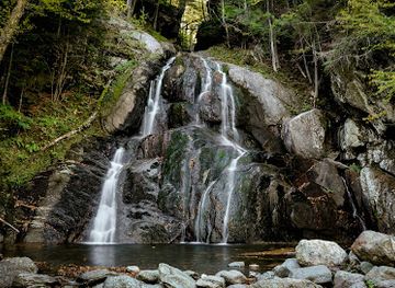 vermont/sugarbush-resort/attraction/bartlett-falls