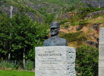 norway/lofoten/attraction/byste-av-oberst-birger-eriksen