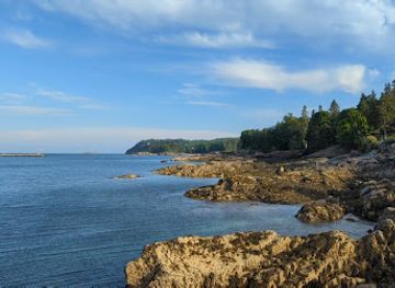 maine/acadia-national-park/attraction/bar-harbor-shore-path