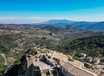 italy/irpinia/attraction/il-borgo-castello-di-calitri