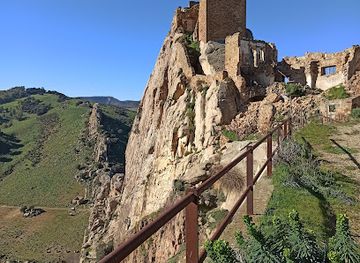 italy/sicily/attraction/castello-di-pietratagliata-o-gresti