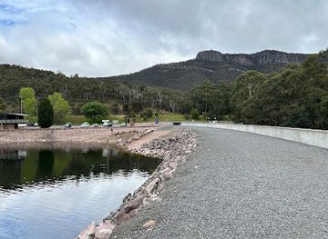 australia/western-district/attraction/fyans-creek-dam-wall