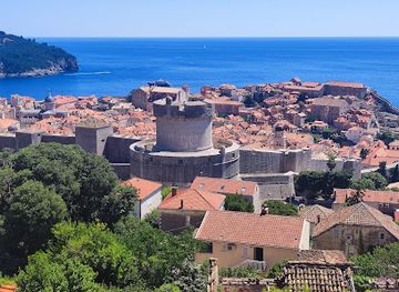 croatia/dubrovnik/lapad/attraction/old-town-and-lokrum-viewpoint