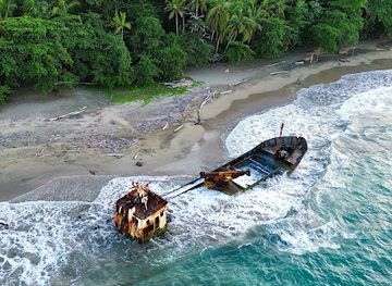 costa-rica/southern-zone/attraction/yicel-shipwreck