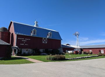 wisconsin/door-county/attraction/lautenbach-s-orchard-country-winery-market