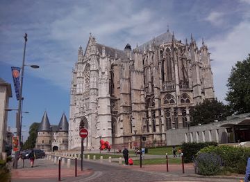 france/picardy/attraction/la-cathedrale-saint-pierre