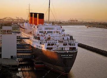 california/hollywood/attraction/the-queen-mary