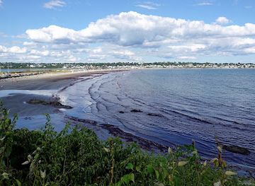 rhode-island/newport-cliff-walk/attraction/easton-s-beach