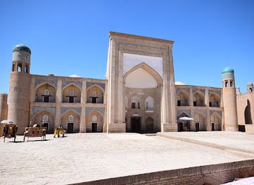 uzbekistan/khiva/dishan-kala/attraction/allakuli-khan-madrassah