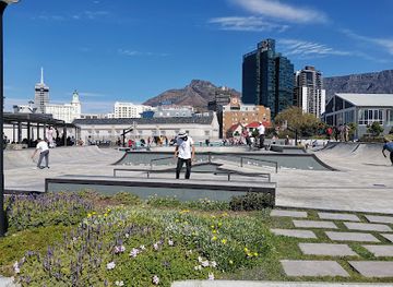 south-africa/cape-town/v-a-waterfront/attraction/battery-park-v-a-waterfront