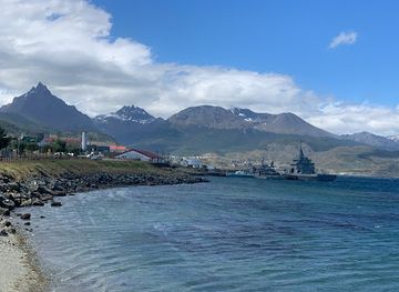 argentina/tierra-del-fuego/attraction/costanera-ushuaia
