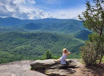 north-carolina/asheville/attraction/looking-glass-rock-trailhead
