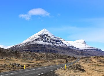 iceland/east-fjords/attraction/bulandstindur