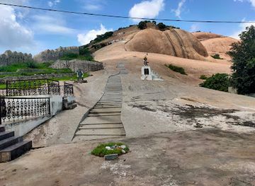 india/telangana/attraction/bhuvanagiri-fort