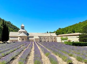 france/avignon/attraction/abbaye-notre-dame-de-senanque