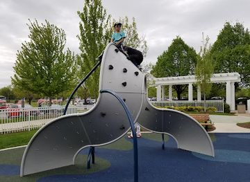 illinois/aurora/attraction/eola-community-center-park