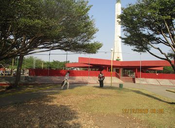 benin/comoe-national-park/attraction/red-star-square