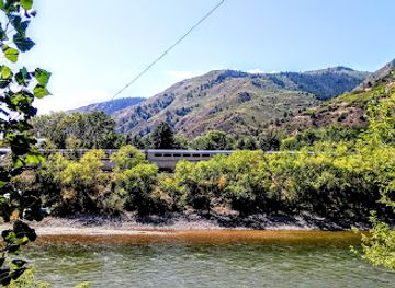 colorado/glenwood-springs/attraction/two-rivers-park