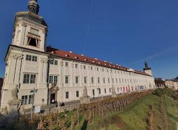czechia/hradec-kralove/attraction/jesuit-college