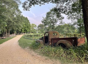 illinois/galena-territory/attraction/hoof-it-goat-treks