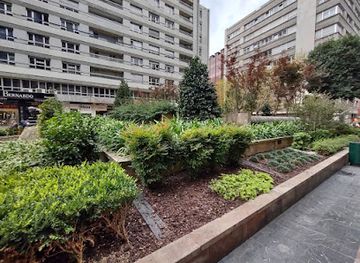 spain/oviedo/attraction/fuente-ajardinada-de-longoria