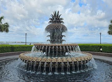 south-carolina/folly-beach/attraction/rainbow-row