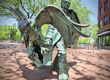 massachusetts/south-shore/attraction/edgar-allan-poe-statue