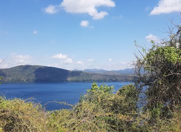 tanzania/western-zone/attraction/lake-chala-trailhead