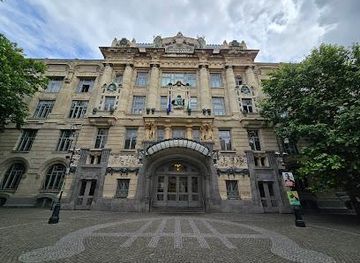 hungary/vac/attraction/franz-liszt-academy-of-music