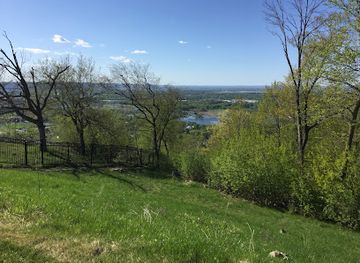wisconsin/la-crosse/attraction/red-cloud-park