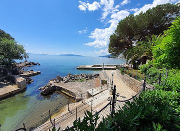 croatia/opatija/attraction/opatija-s-small-harbour