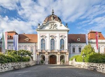 hungary/budapest/attraction/royal-palace-of-godollo