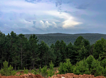 arkansas/ouachita-national-forest/attraction/avant-mining-fisher-mountain-rock-shop-and-public-dig